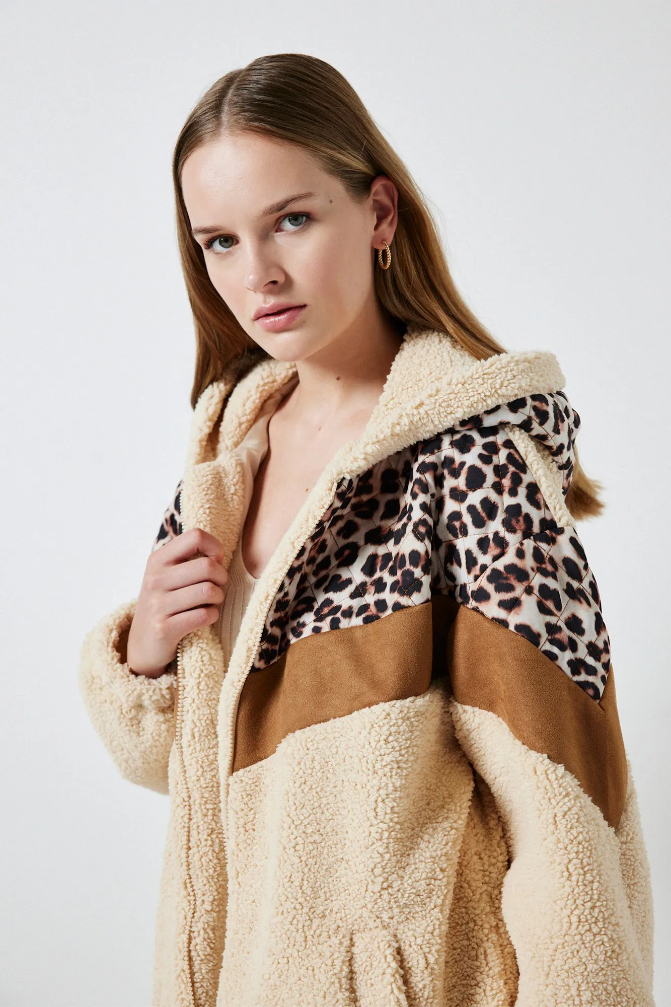 LEOPARD QUILTED HOODED JACKET